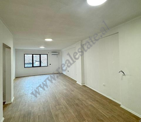Office for rent on Qemal Stafa street, very close to the center of Tirana.

It is located on the f